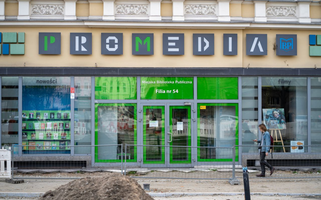 „Odchodzą ludzie, którzy wiele dla tej firmy zrobili”. Bibliotekarze walczą o podwyżki